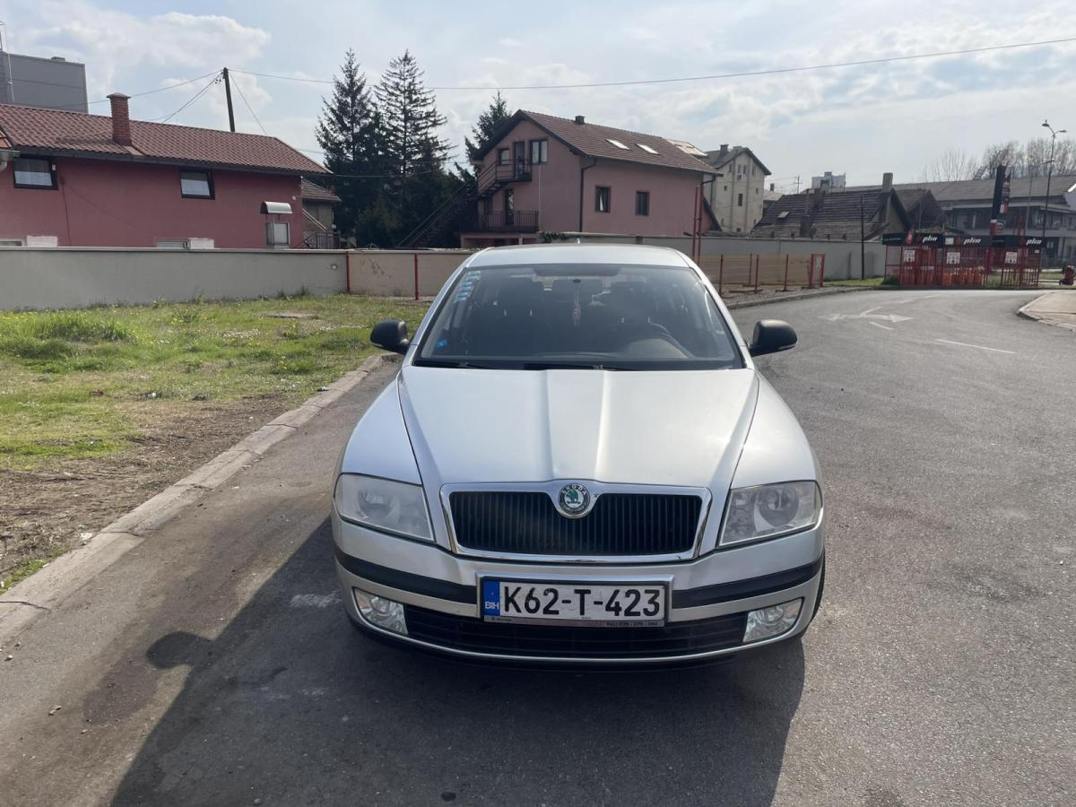 Prodajem automobil