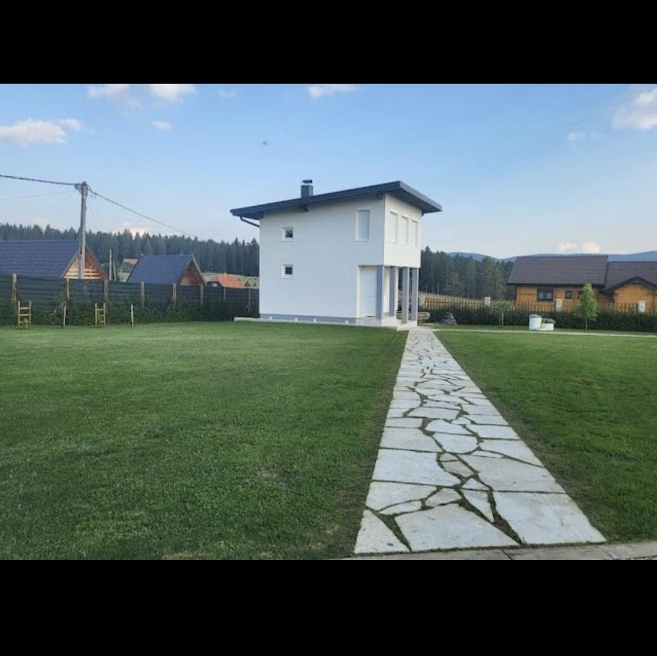 Prodajem kuću / vikendicu